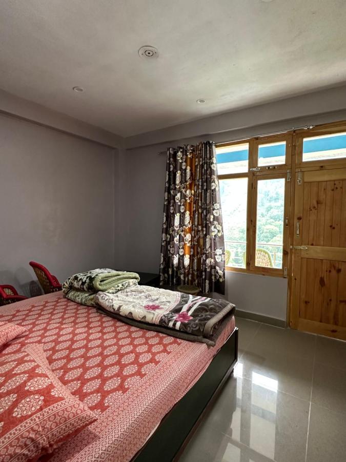 Wildflower Homestay *